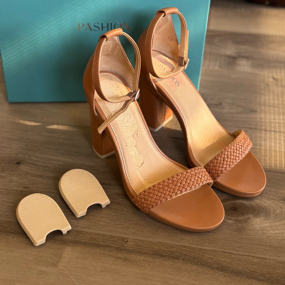 Pashion Footwear ~ Whiskey Braid Block 4" Convertible Heels. Size 7.5 ✨ - Picture 3 of 16